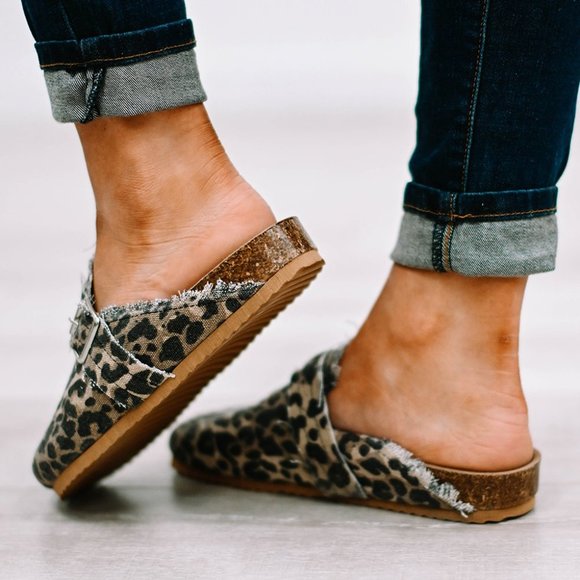 Leopard Buckle Strap Frayed Canvas Slip On Slippers - Picture 7 of 9